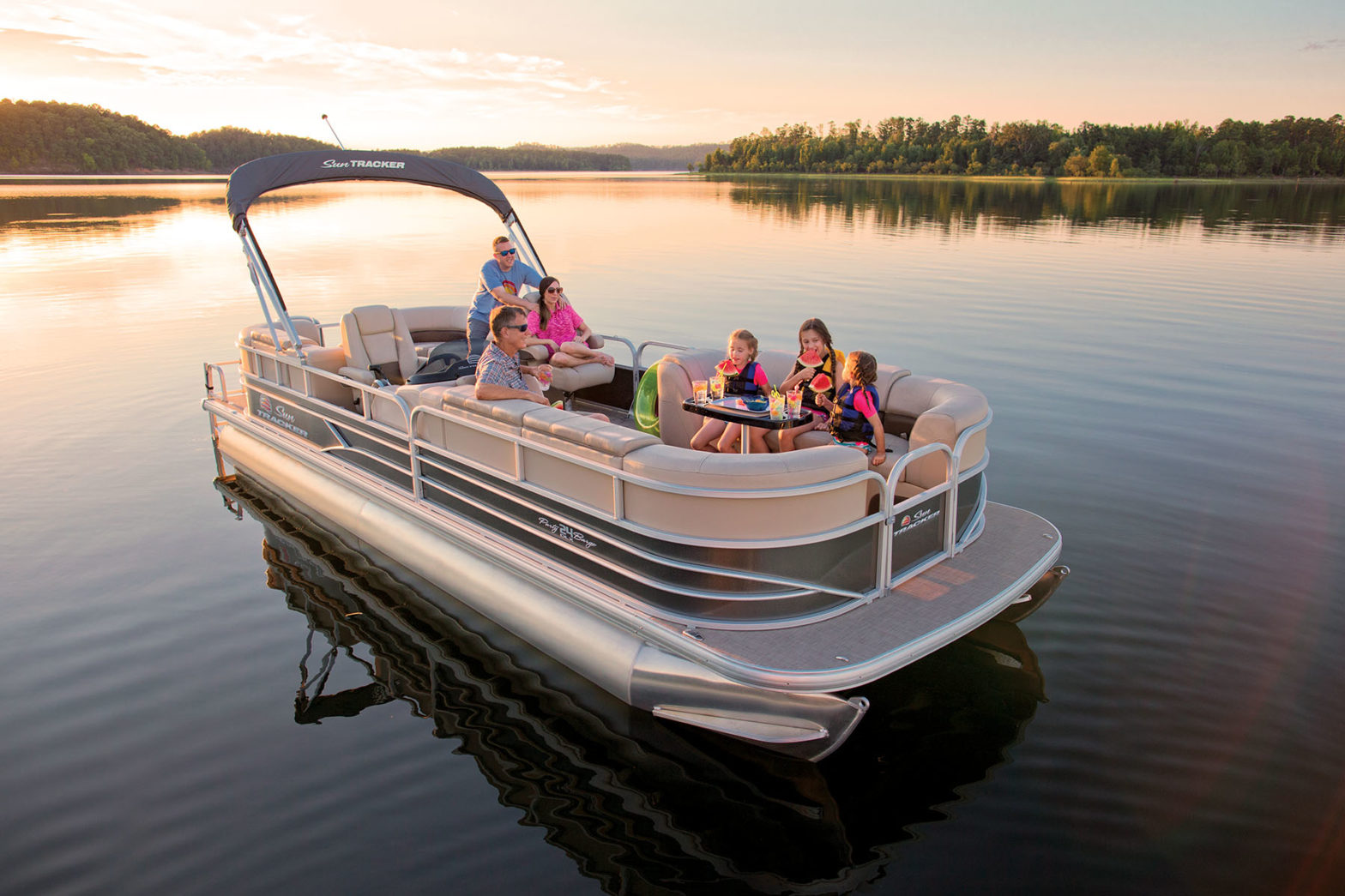 SUNTRACKER PARTY BARGE 24 DLX